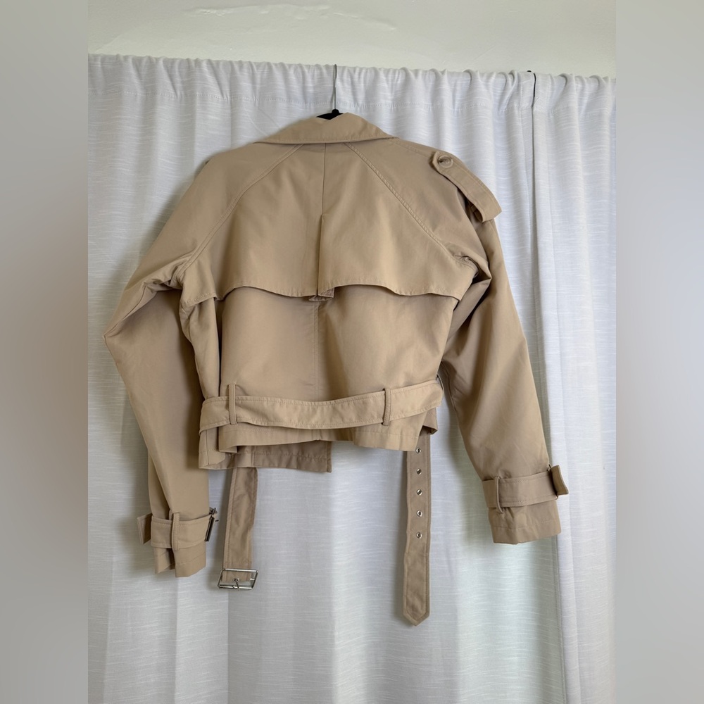 Boohoo Cropped Trench Jacket Beige Belted Short Trench Coat | NWT Size 4 - Picture 11 of 15